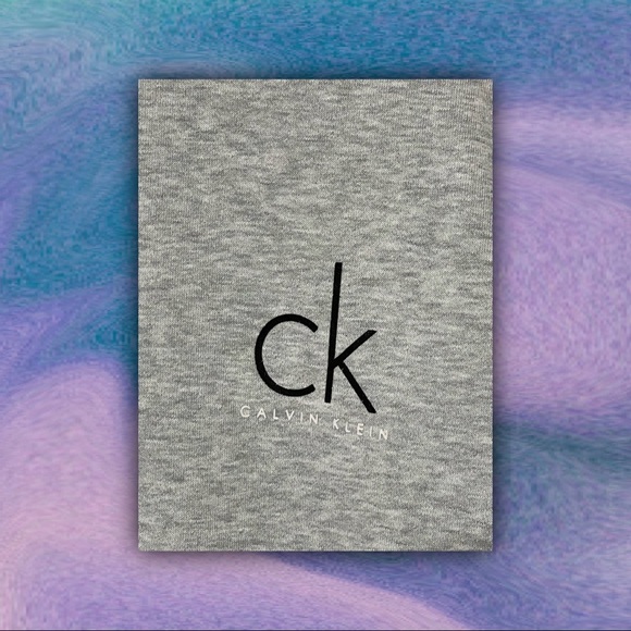 ♥︎ Calvin Klein Jeans Quarter Zip Sweater ♥︎ - Picture 3 of 9